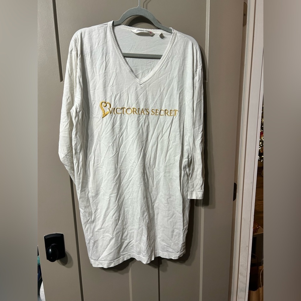 Vintage Y2K Victoria’s Secret Long Sleeve Night Shirt Logo Embroidered Gold